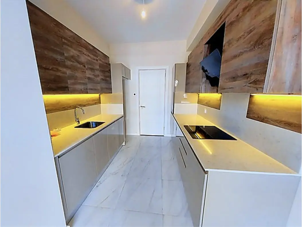 Fitted kitchen